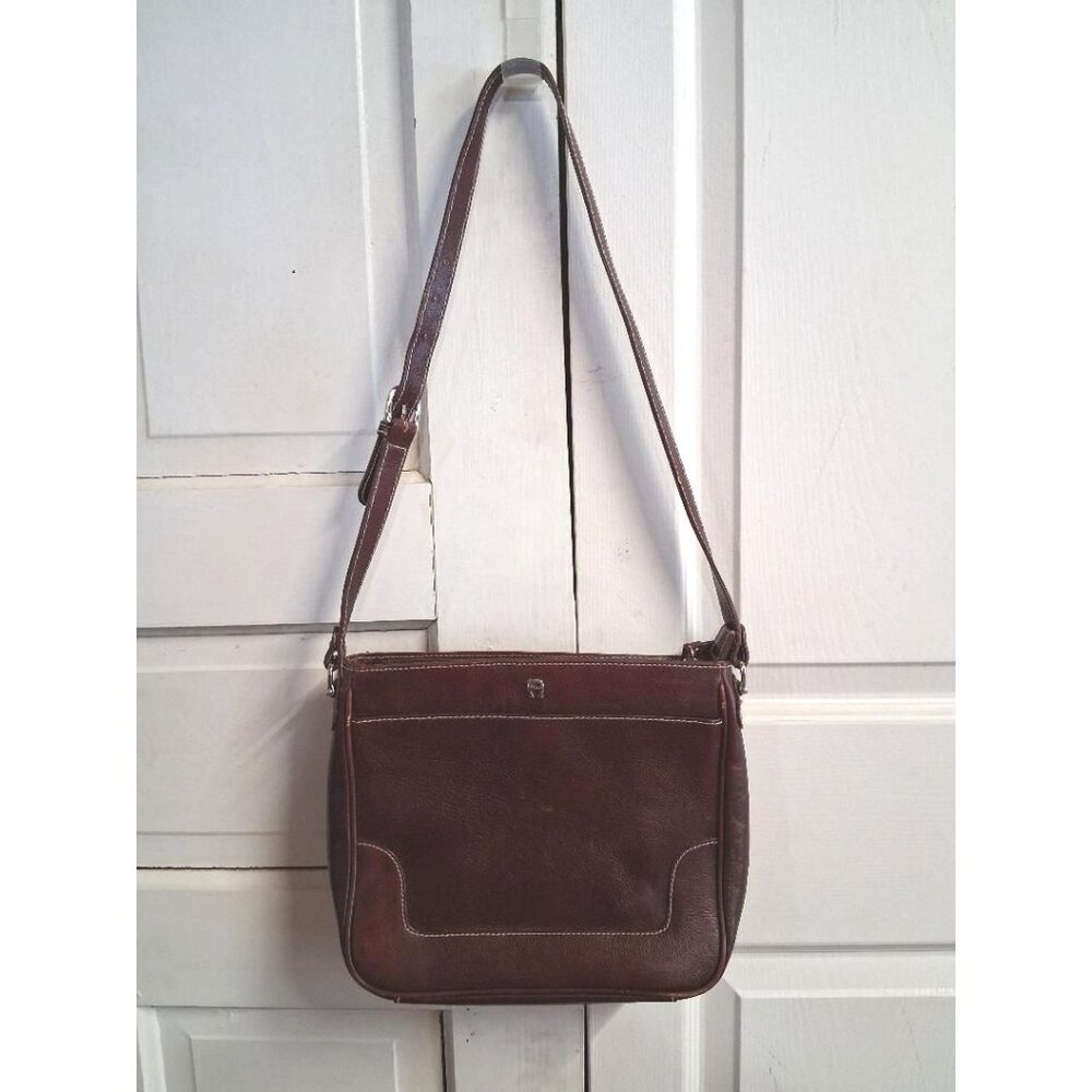 Etienne Aigner Brown Leather Shoulder Bag Adjustable Strap Classic Elegant Desig